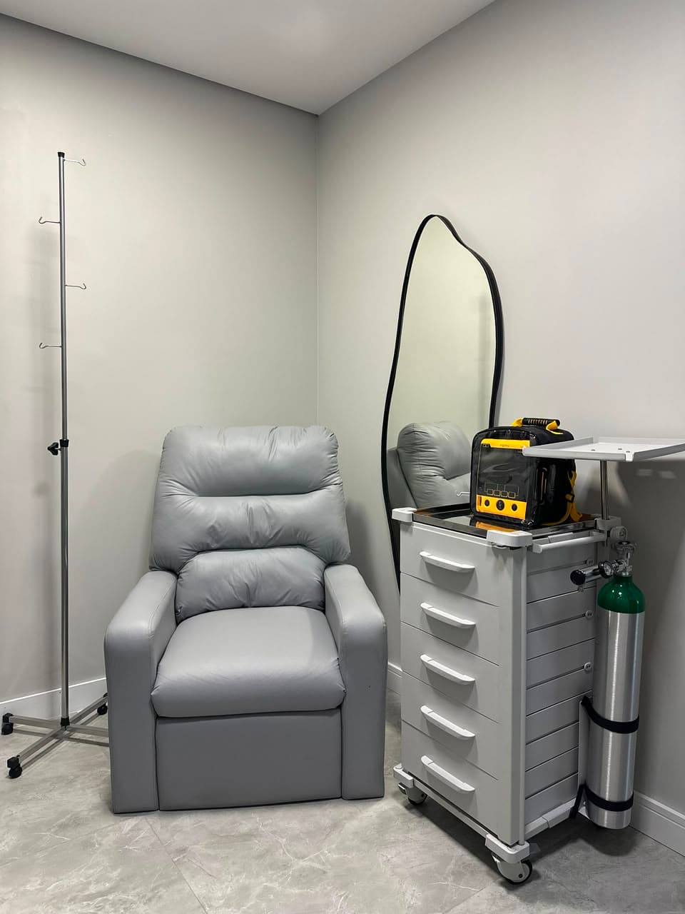 Sala de exames e soroterapia